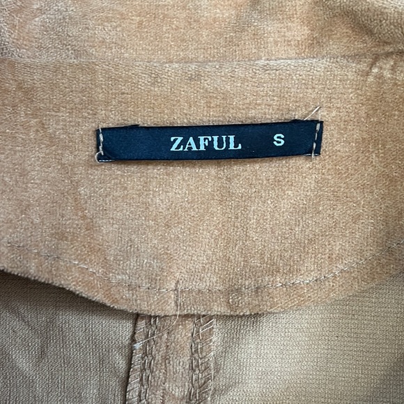 Blazer - Picture 7 of 7